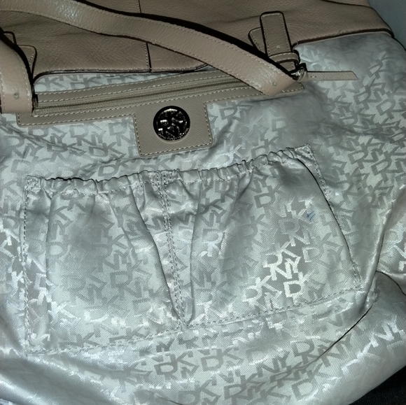 DKNY extra large tan Pebble leather purse tote - Picture 12 of 15